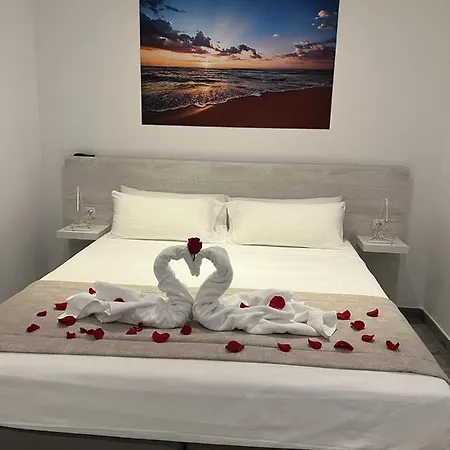 Boutique Experience * אדחה