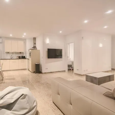 Boutique Experience אדחה