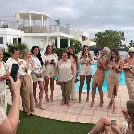 Boutique Experience וילה אדחה