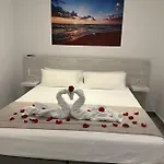 Boutique Experience * אדחה