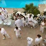 Boutique Experience * אדחה