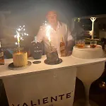 Boutique Experience * אדחה